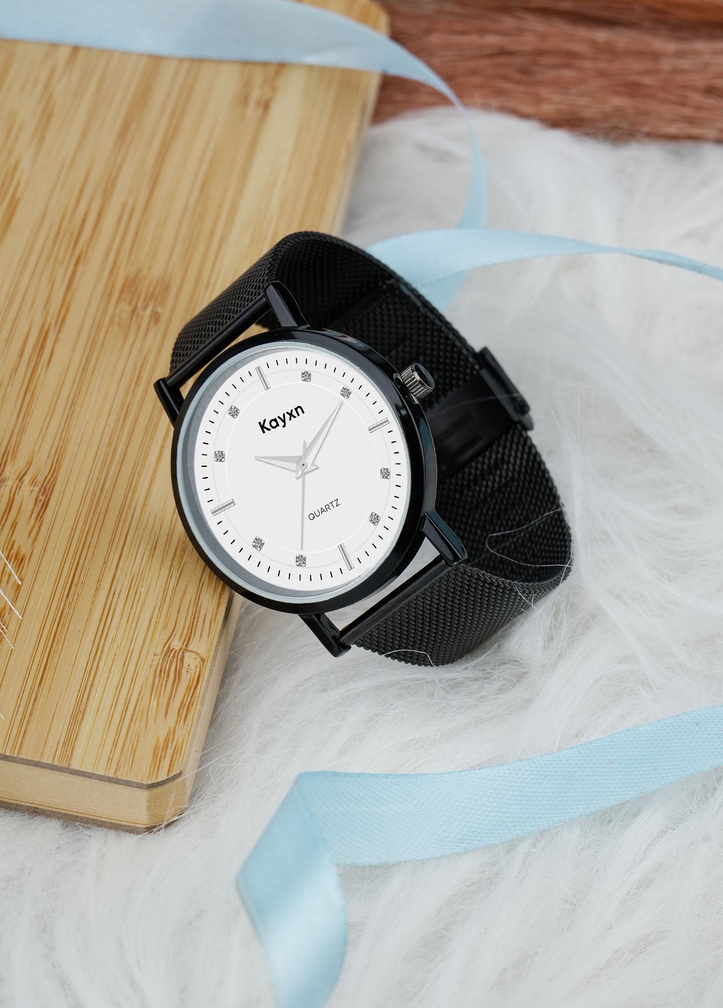 Onyx Classic Analogue Dial Mesh Strap Watch For Men