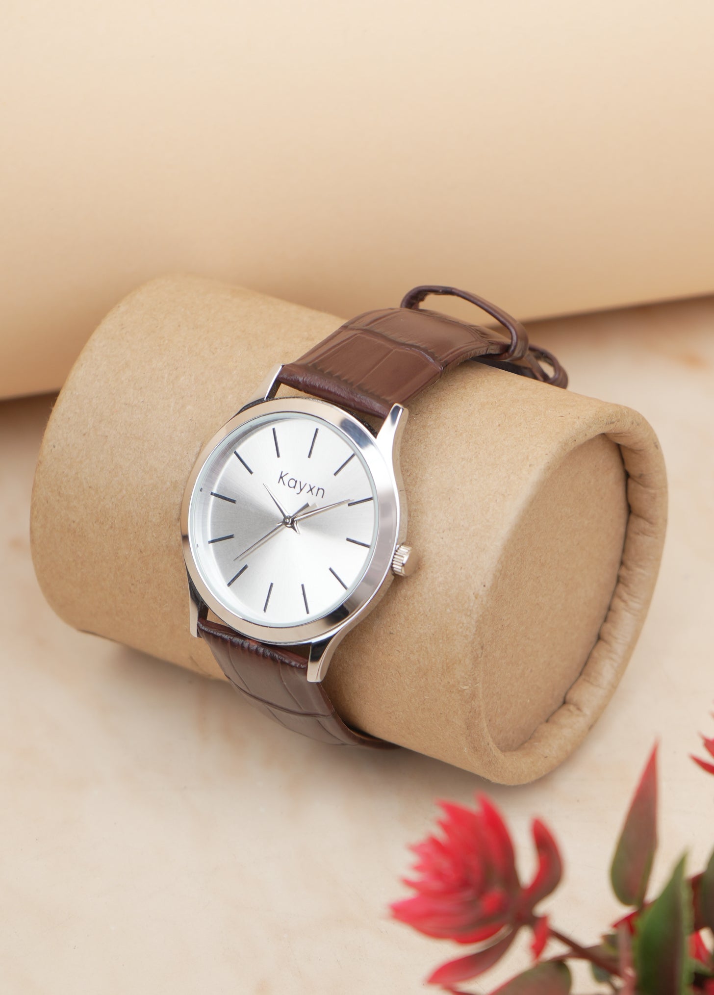 Pristine Classic Dial Analogue Wrist Watch For Men