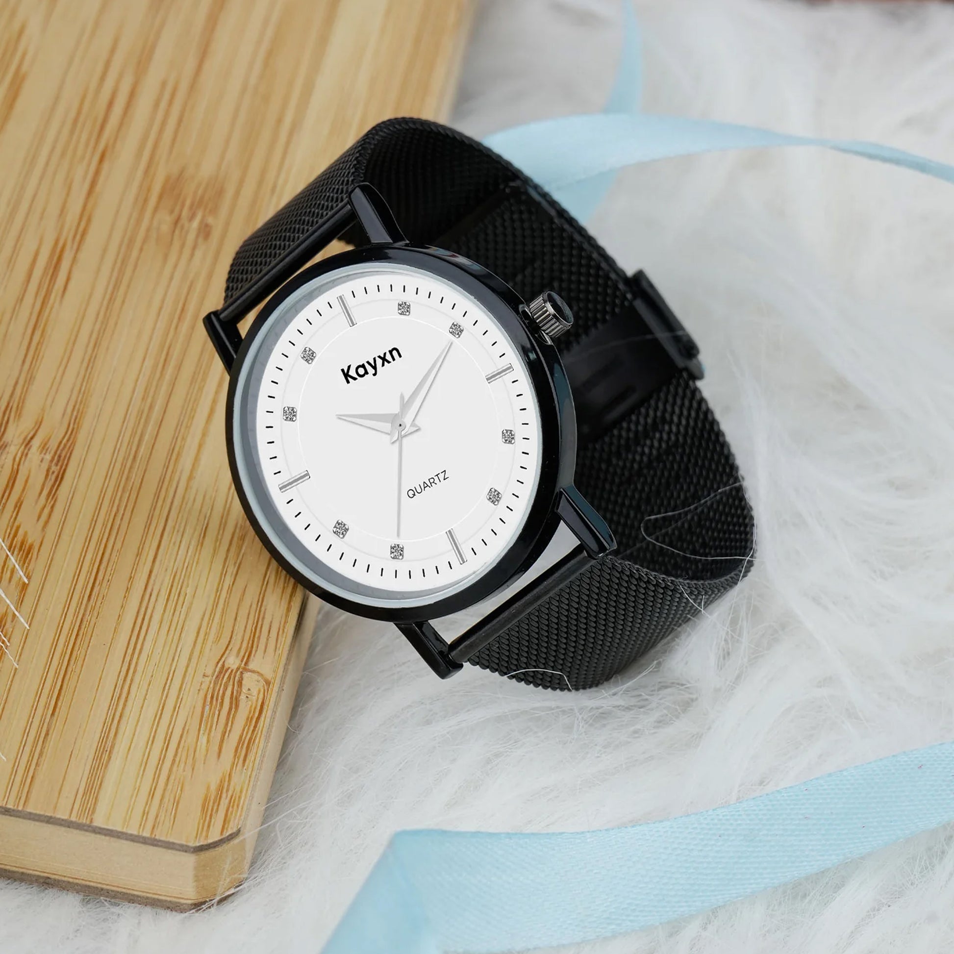 Onyx Classic Analogue Dial Mesh Strap Watch For Men