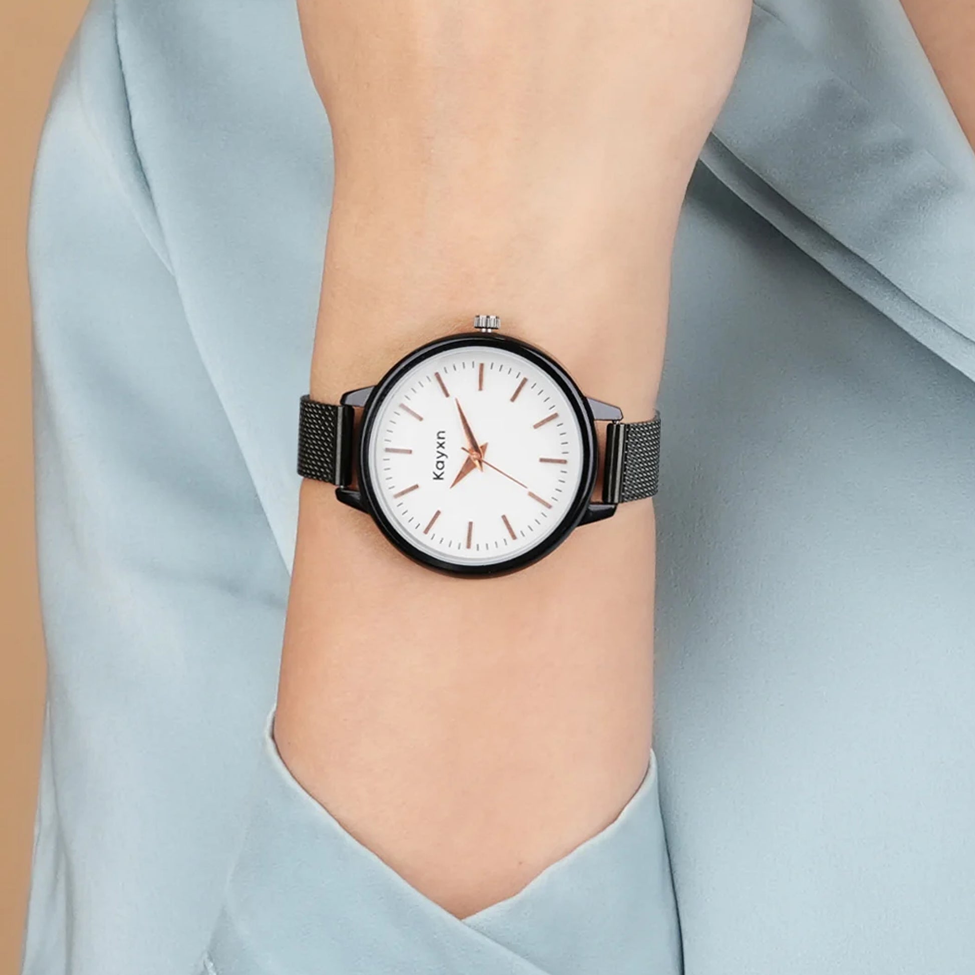 Starlit Embellished Dial Analogue Wrist Watch For Women - Black