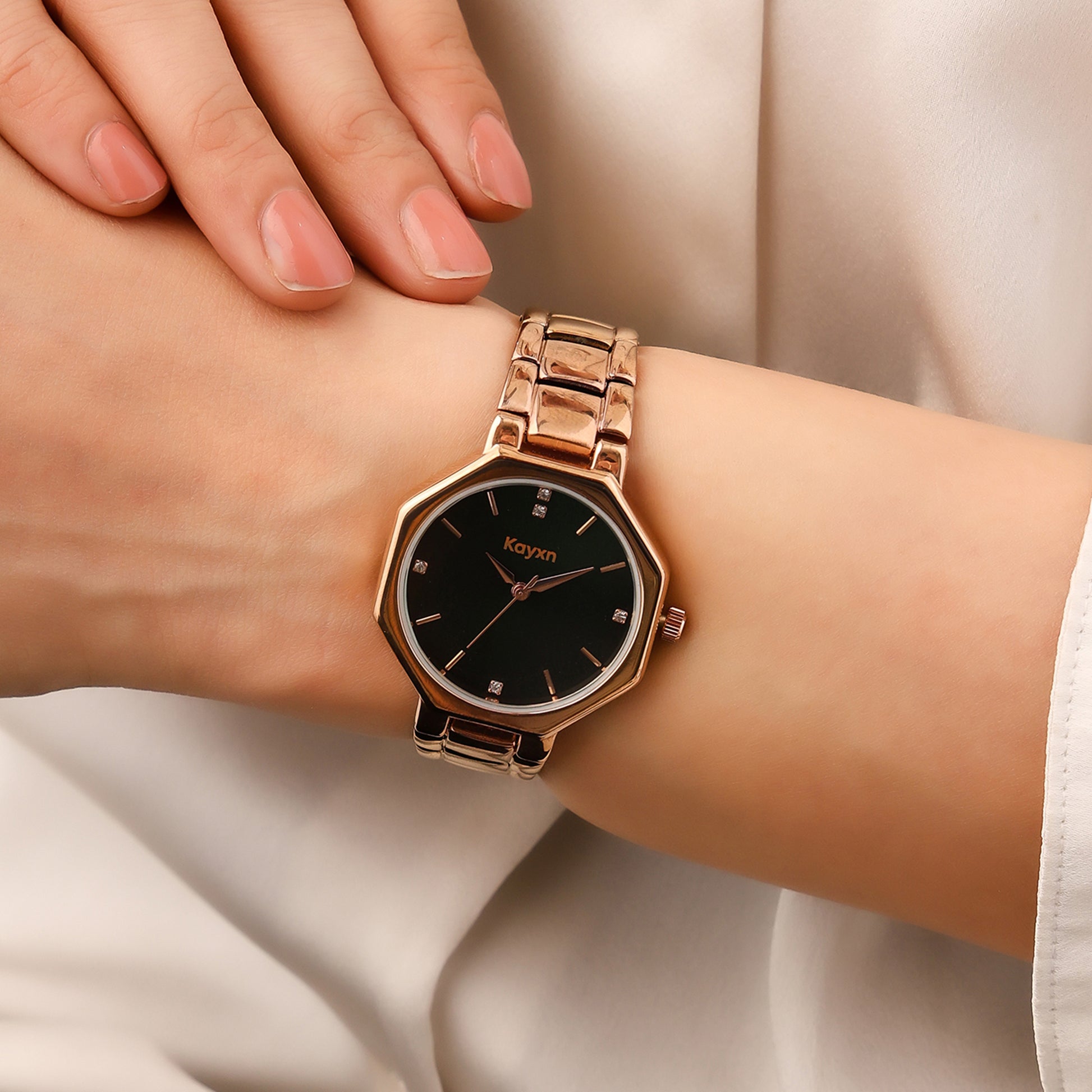 Stellaria Analogue Wrist Watch For Women - Black